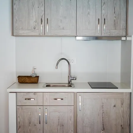 Grand View Apartment Kamarai